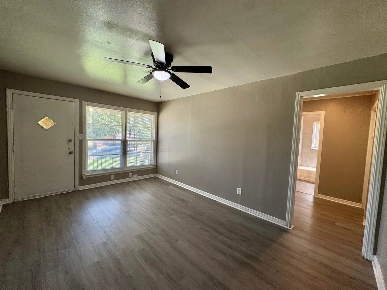 252 E Coe Dr - Photo 7 of 20