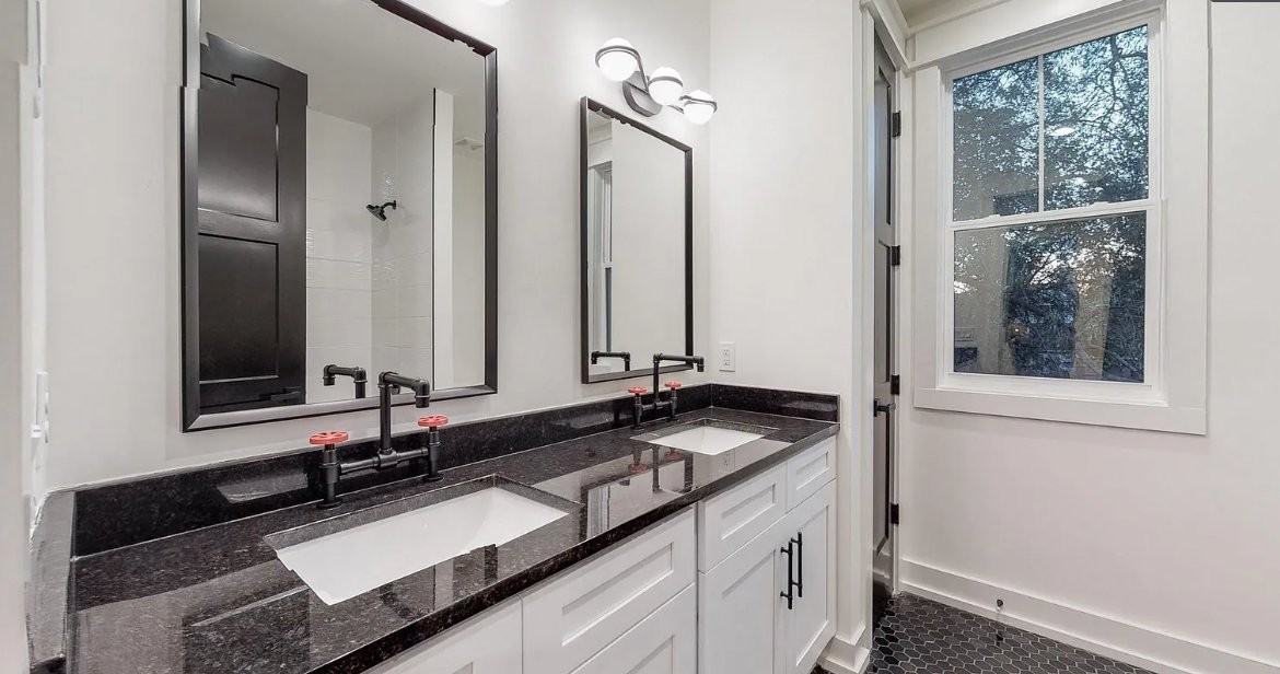 1103B Cecilia Ave - Photo 6 of 15