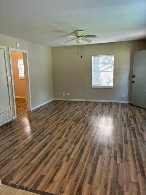 112 W Beech St - Photo 3 of 17