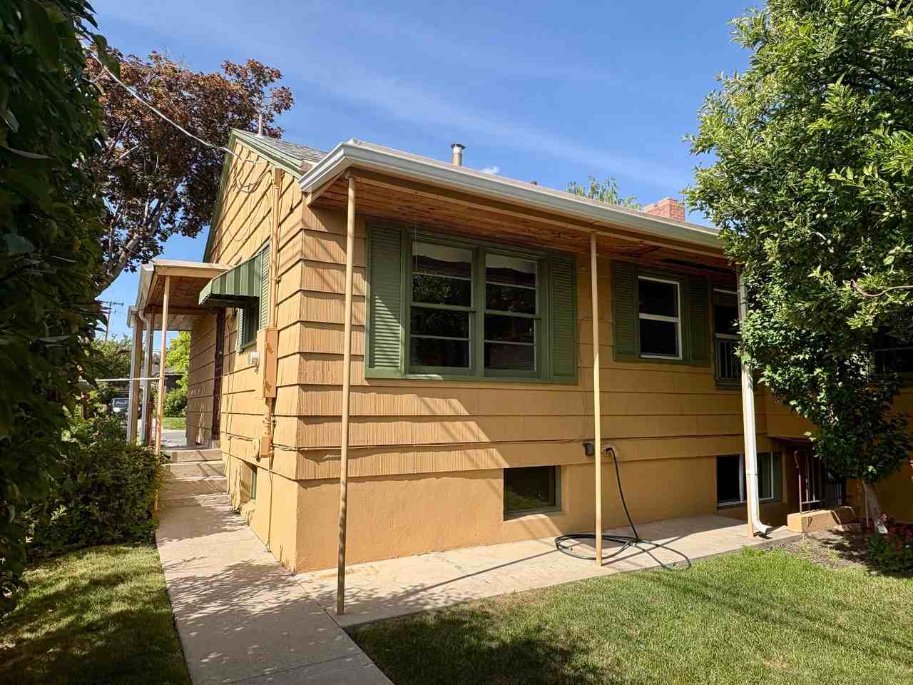 1122 E Harrison Ave #1 - Photo 4 of 20