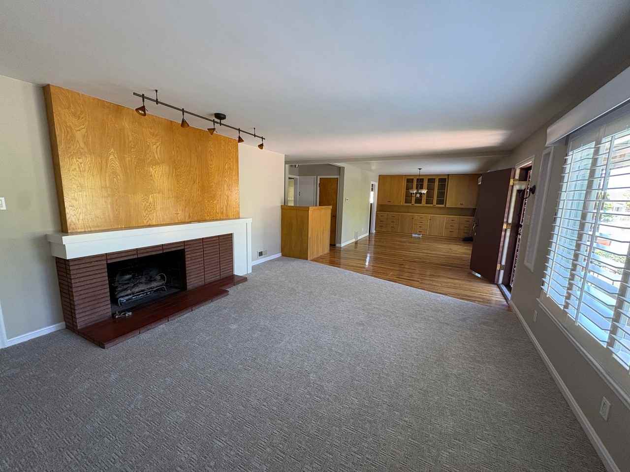 1122 E Harrison Ave #1 - Photo 7 of 20