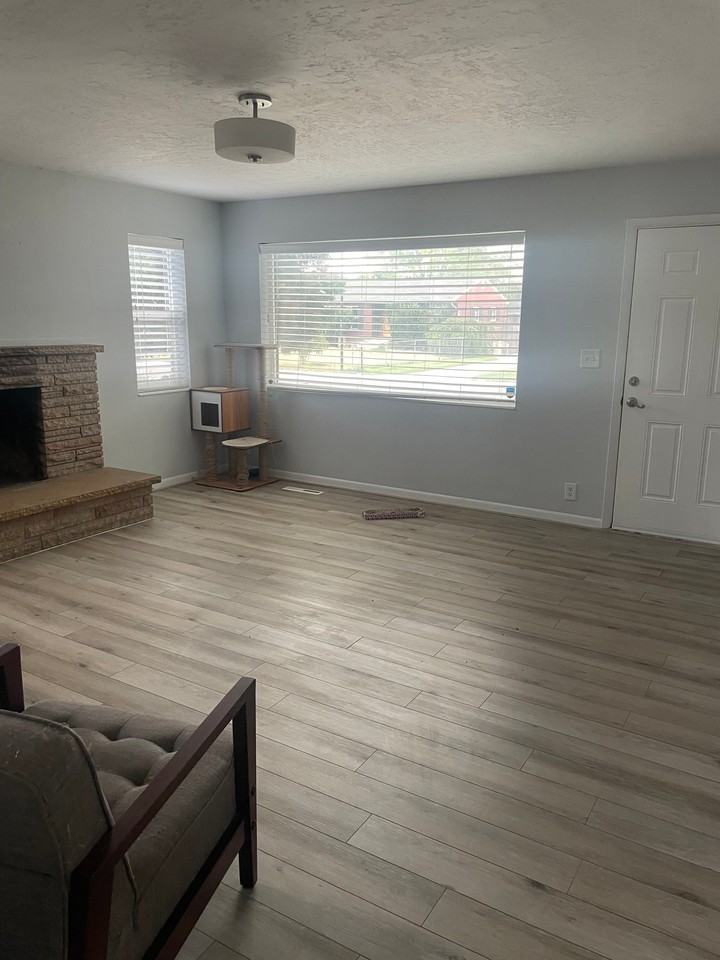 9323 S Jean Dr - Photo 3 of 14