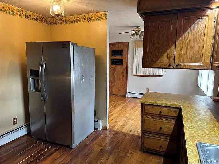 226 S Burkhart Rd - Photo 3 of 10