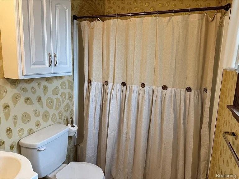 226 S Burkhart Rd - Photo 5 of 10