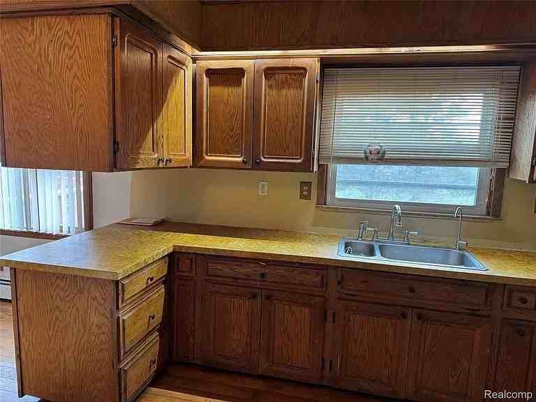 226 S Burkhart Rd - Photo 7 of 10