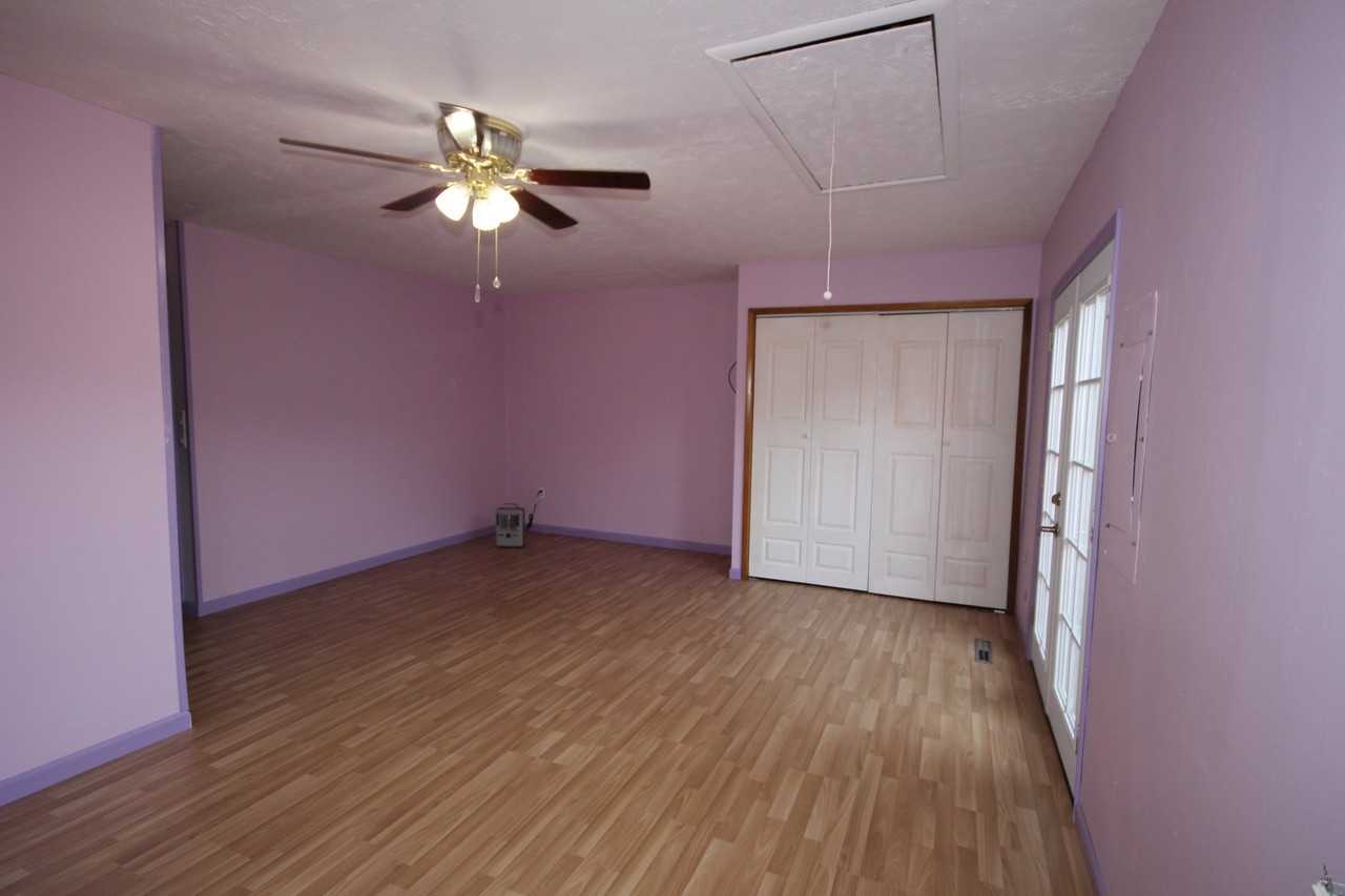 438 W 2nd St - Photo 6 of 11
