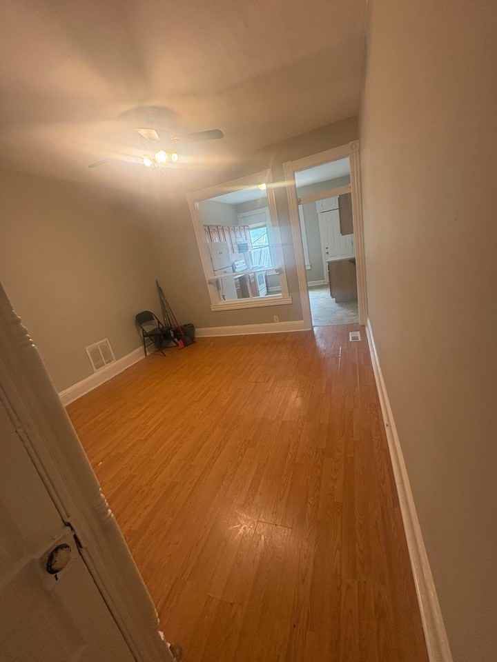 2106 E Federal St - Photo 5 of 18