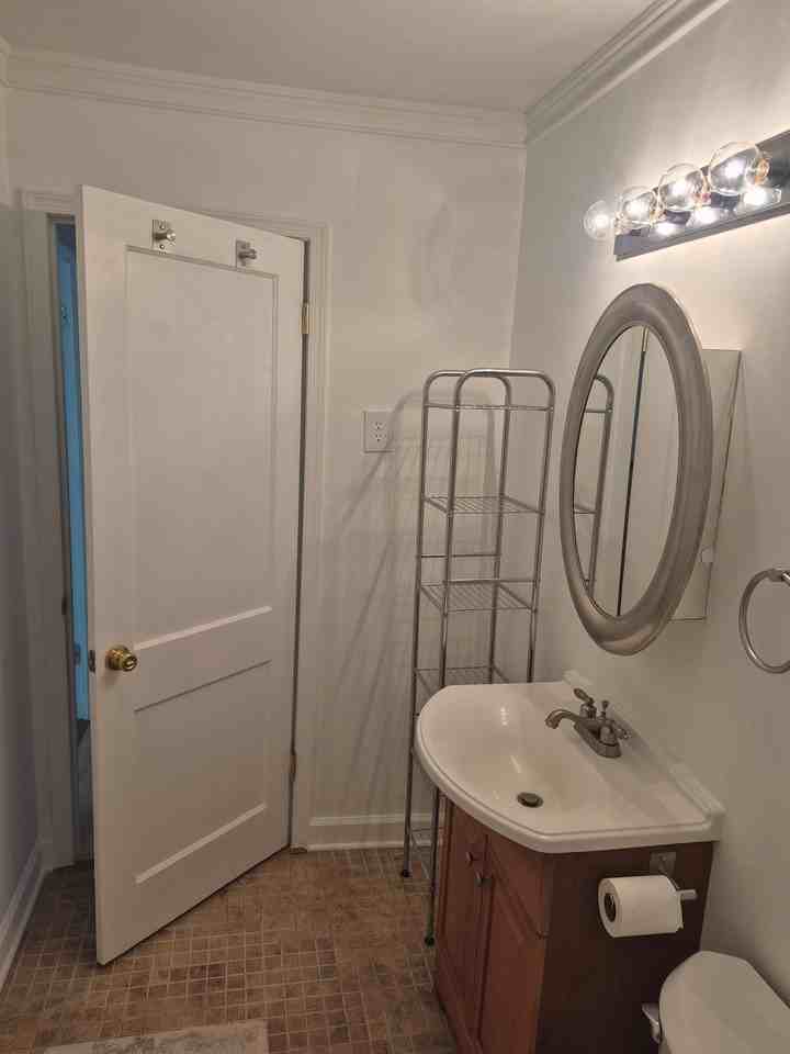10817 Catharpin Rd - Photo 4 of 15