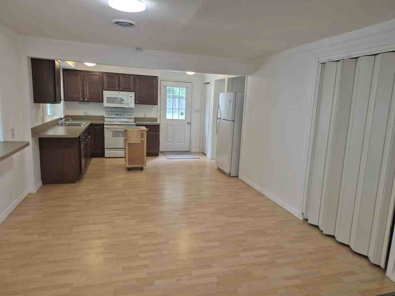 10817 Catharpin Rd - Photo 6 of 15