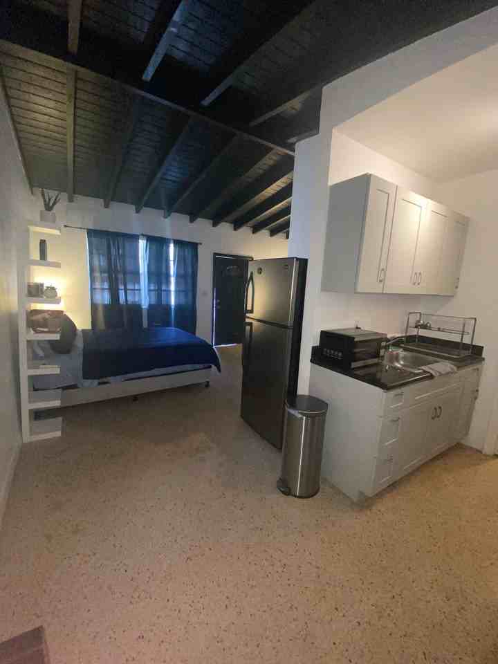 7542 Ne 3rd Pl #7542 - Photo 3 of 8