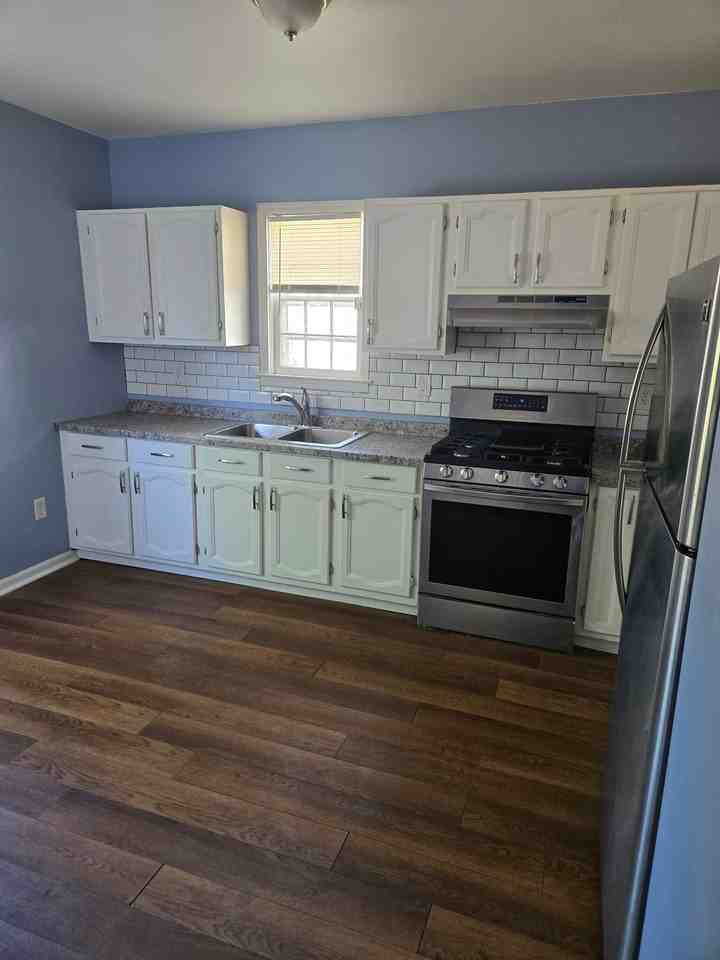714 Richmond St #1 - Photo 2 of 13