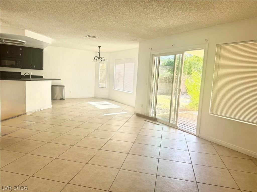 135 Primero Way - Photo 6 of 15