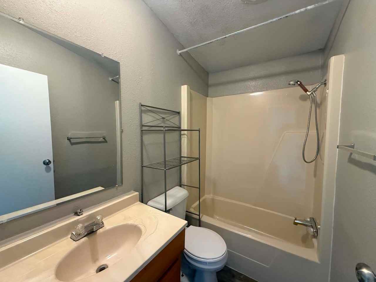 1236 N Oaklane Rd #128 - Photo 5 of 7