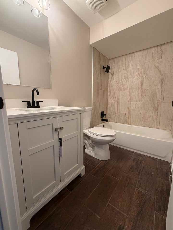 113 Town Crest Dr #D - Photo 2 of 8