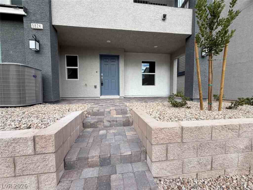 5824 Wisteria Walk St - Photo 4 of 50