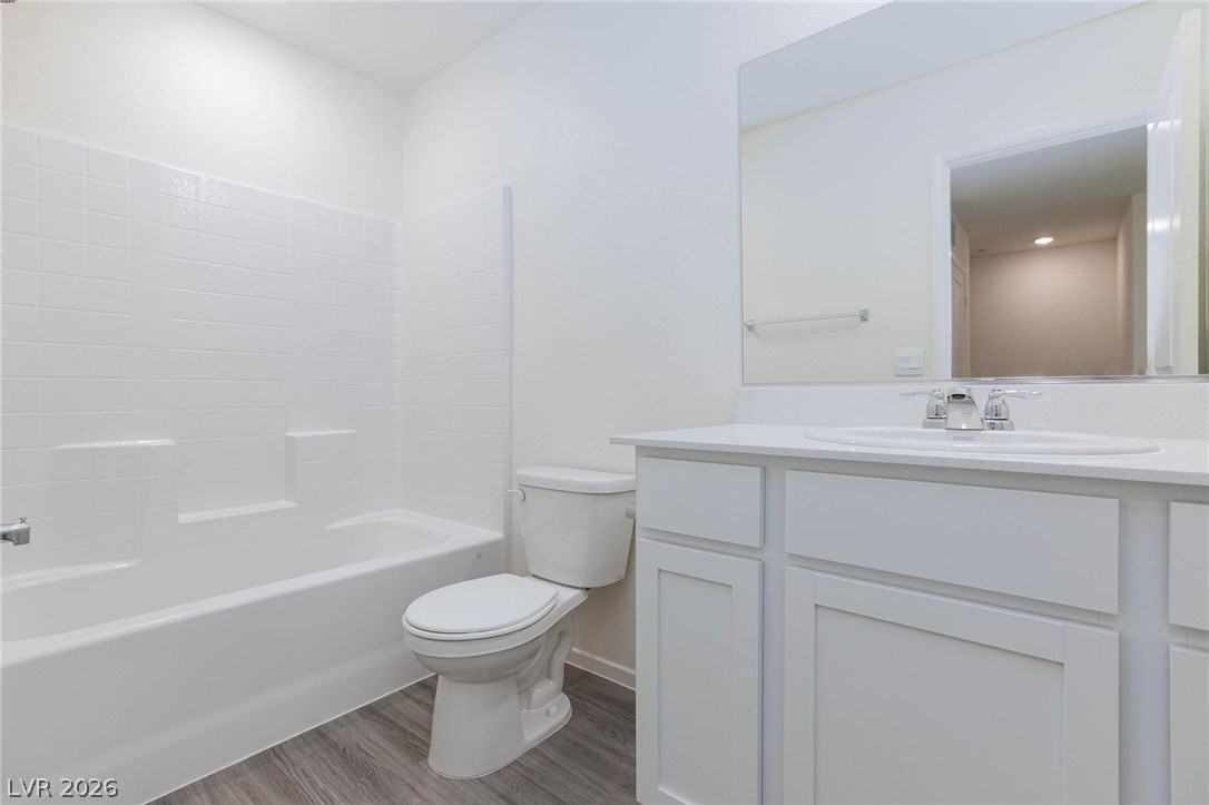6061 Amaryllis Falls St - Photo 4 of 14