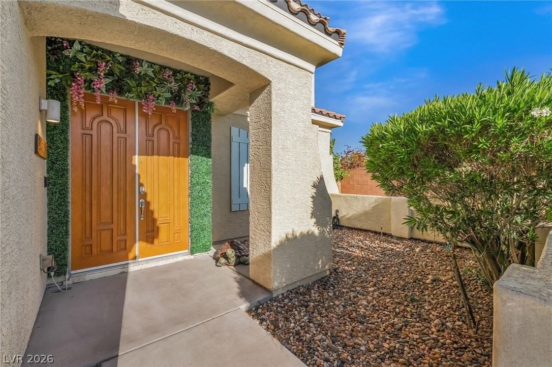 10570 Eagle Nest St - Photo 4 of 50