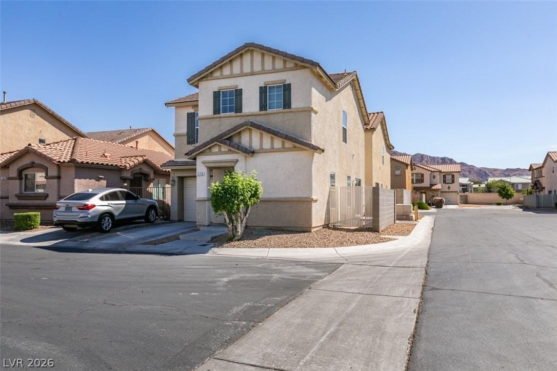 1170 Orange Meadow St - Photo 2 of 41