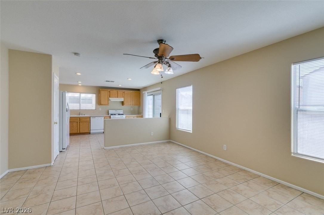 1170 Orange Meadow St - Photo 3 of 41