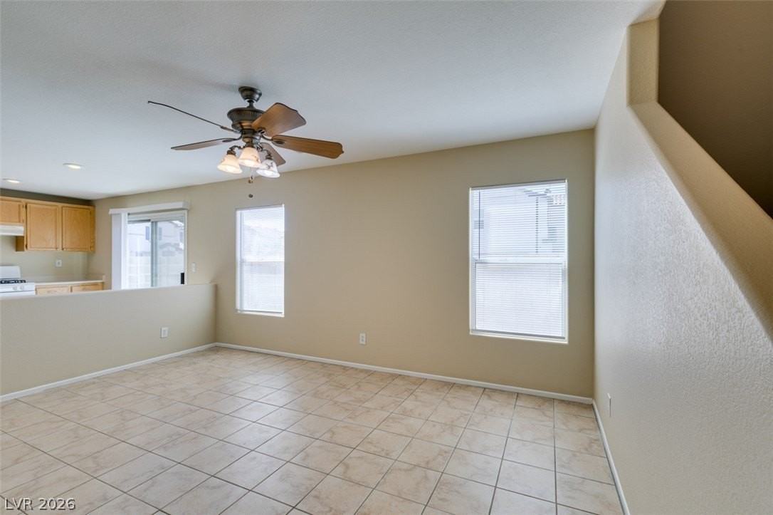 1170 Orange Meadow St - Photo 4 of 41