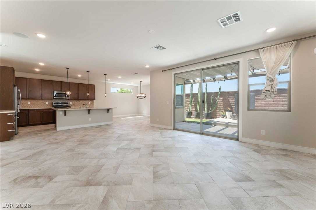 6933 Whisper Canyon Pl - Photo 5 of 31
