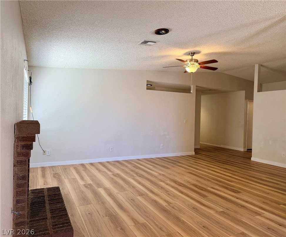 87 Wyoming St - Photo 5 of 14