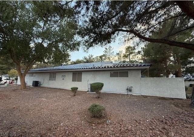2121 Chertsey Dr #D - Photo 3 of 23