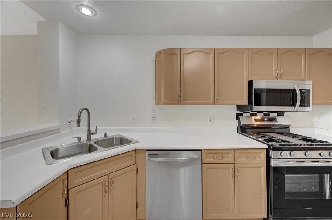 8039 Teresita Ave - Photo 4 of 50