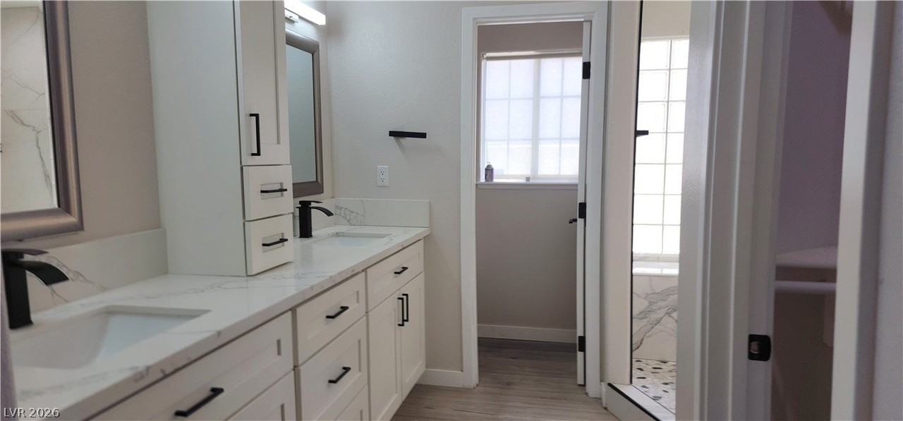8016 Shorecrest Dr - Photo 3 of 18