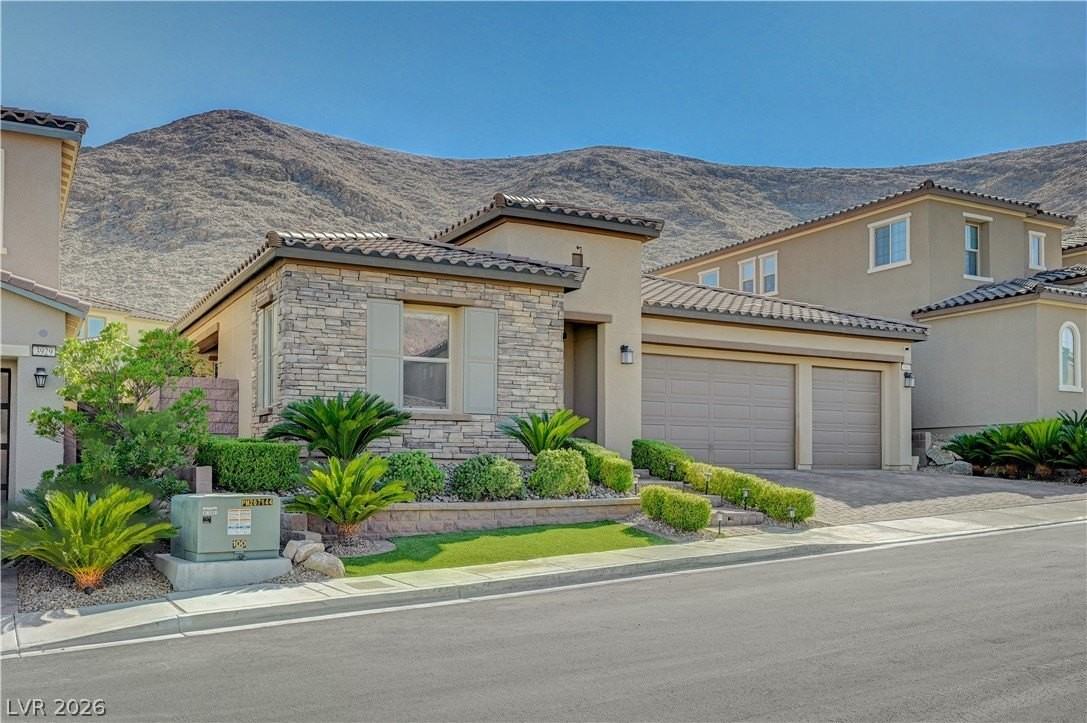 3943 Reyes Ave - Photo 3 of 50