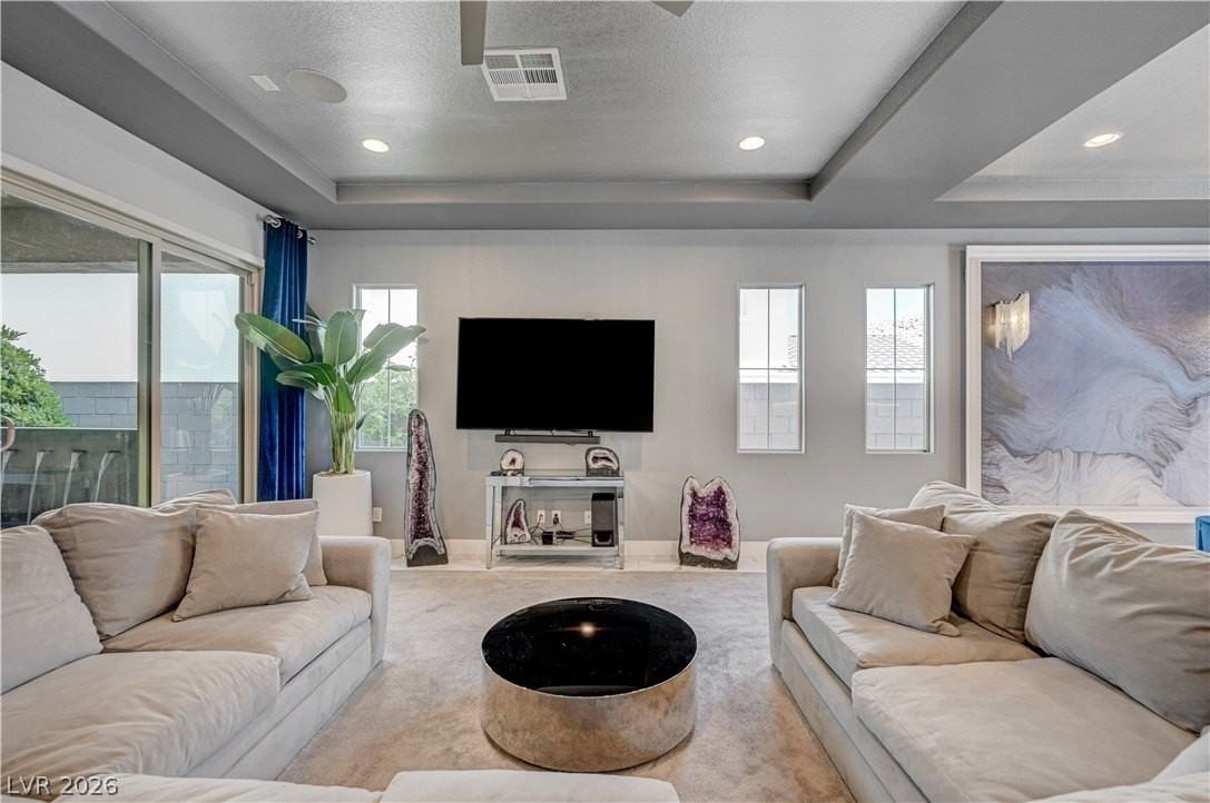3943 Reyes Ave - Photo 6 of 50