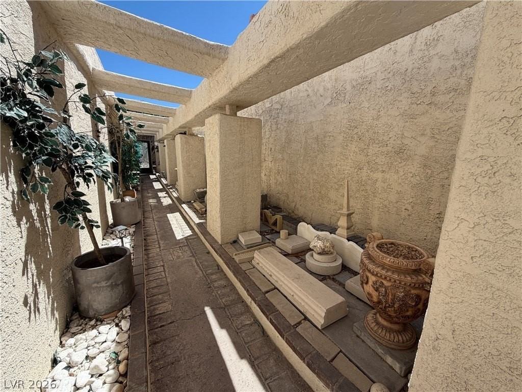 3194 Bel Air Dr - Photo 4 of 46