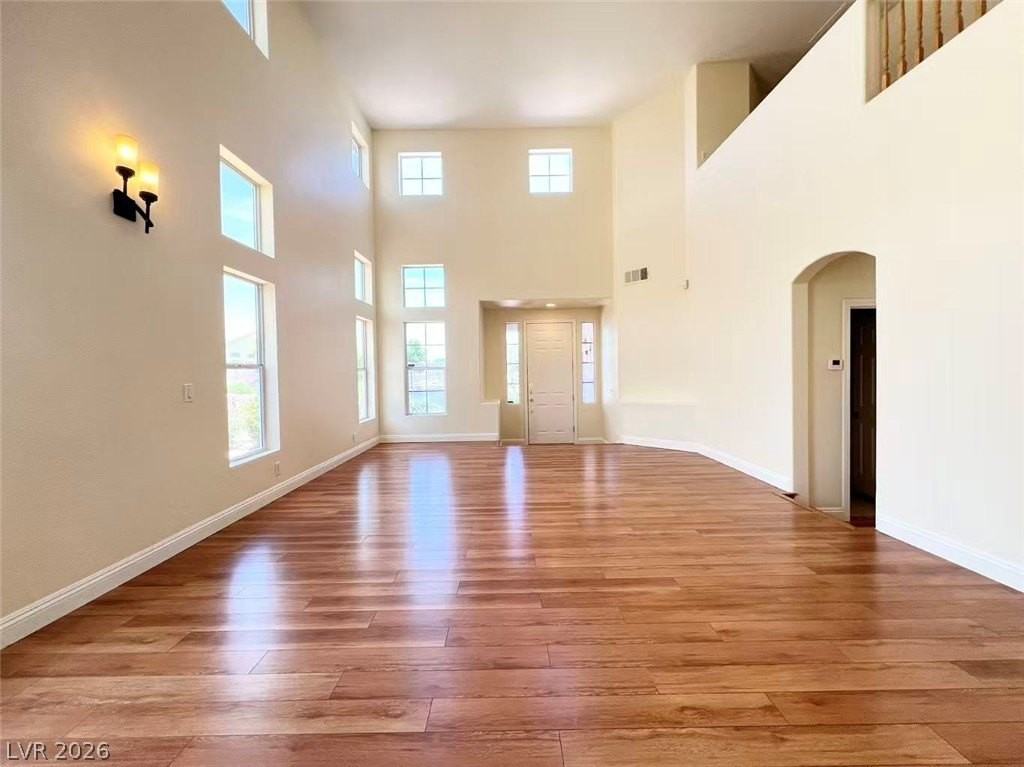 9891 Ridge Hill Ave - Photo 4 of 29