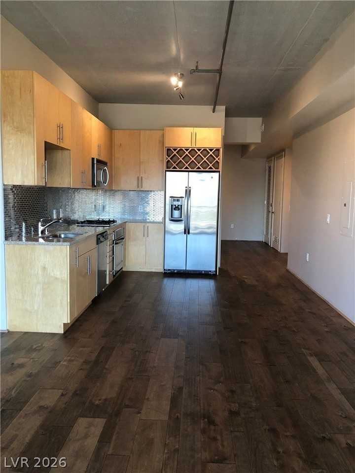 353 E Bonneville Ave #621