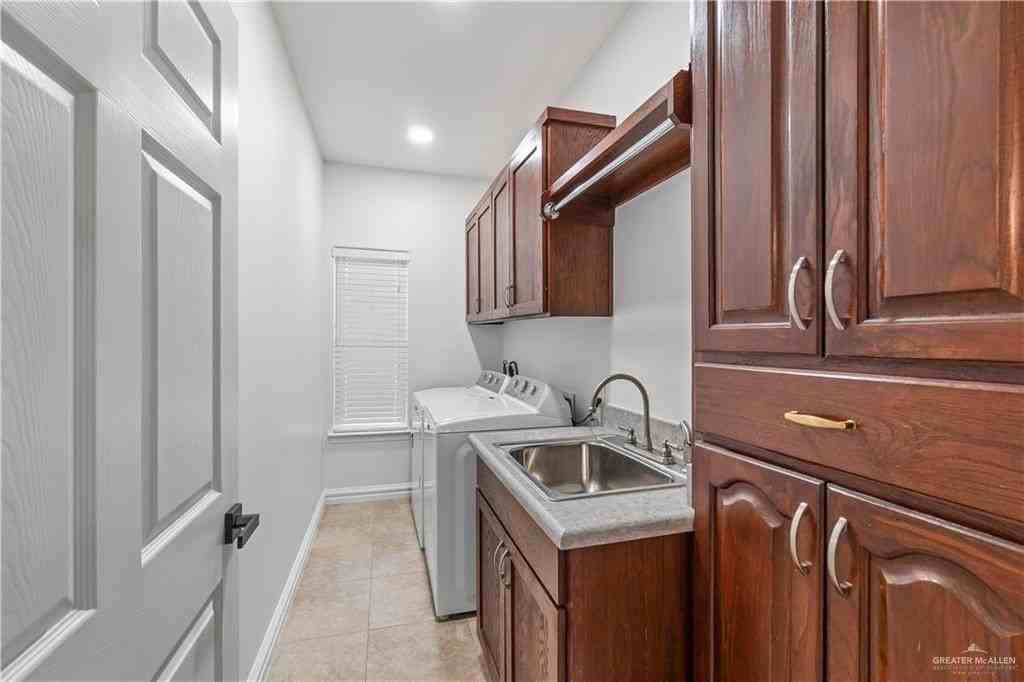 810 N 2 1/2 St - Photo 3 of 23