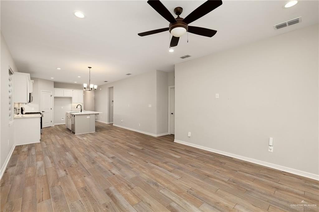 1403 E Sonador Dr S - Photo 4 of 14