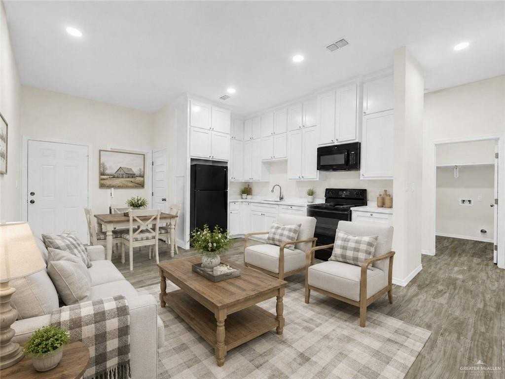 618 W 25th St - Photo 2 of 8