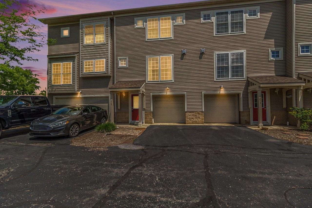 1017 Bluestem Ln - Photo 2 of 26