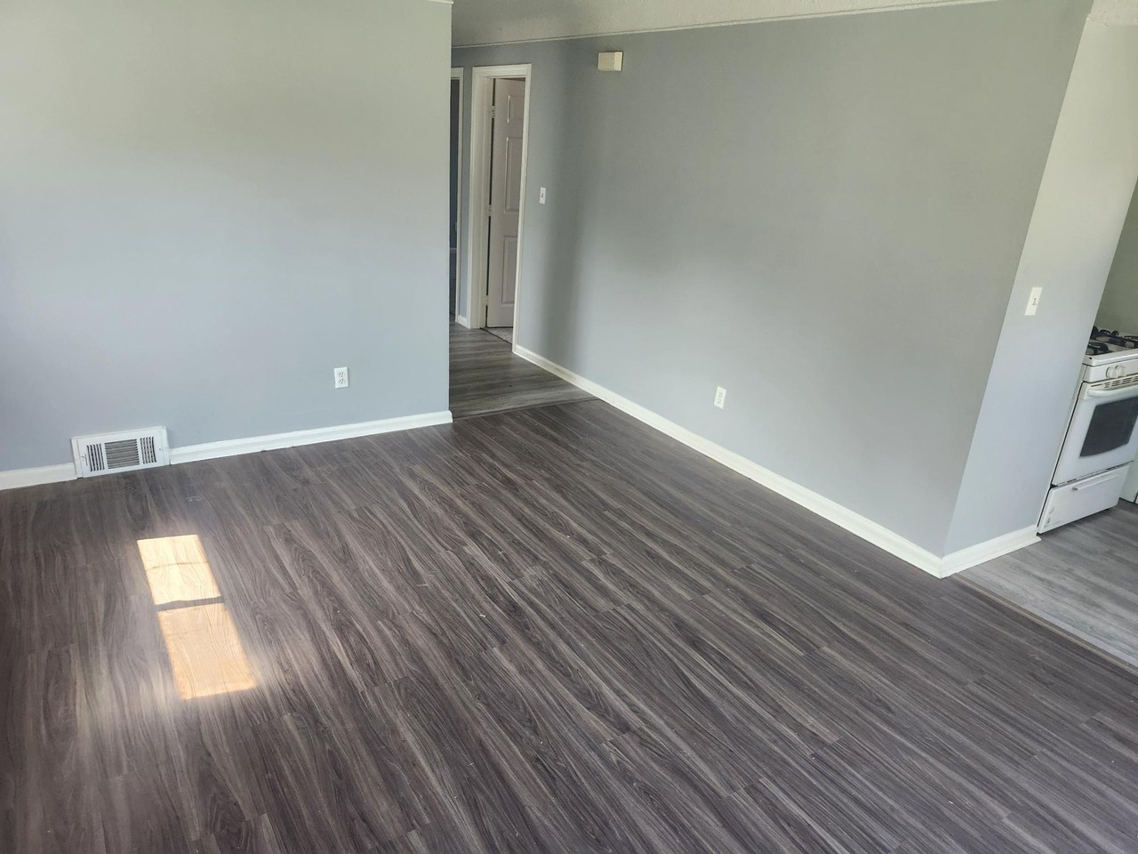 29841 Oakwood St - Photo 4 of 9