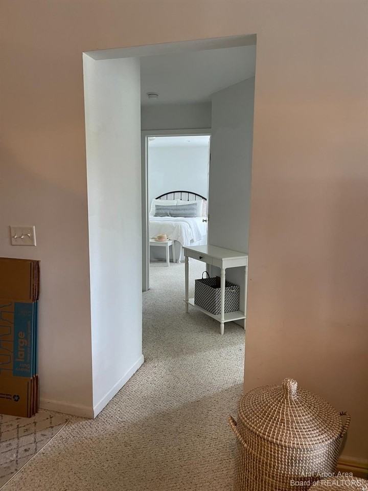 1085 Joyce Ln - Photo 5 of 16