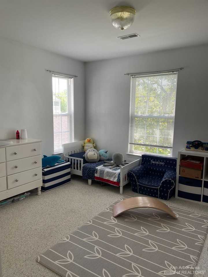 1085 Joyce Ln - Photo 7 of 16