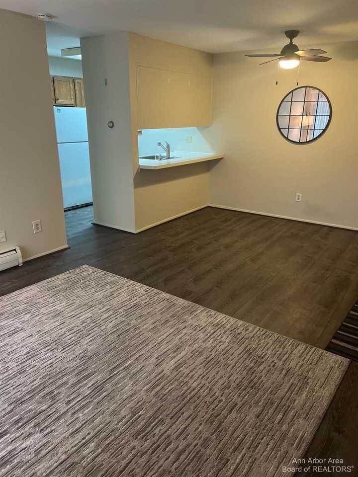 2317 Packard St #B103 - Photo 5 of 14