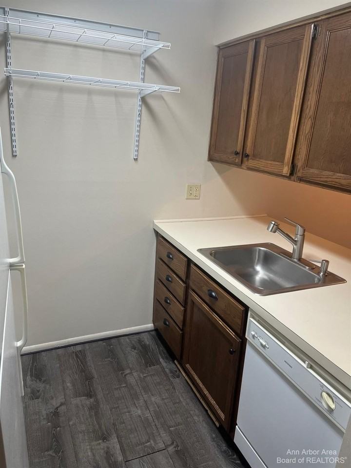 2317 Packard St #B103 - Photo 7 of 14