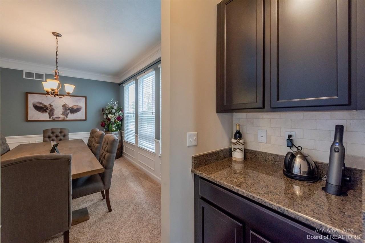 51152 E Bourne Ter - Photo 6 of 50