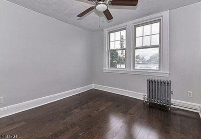 409 Bacheller Ave - Photo 2 of 14