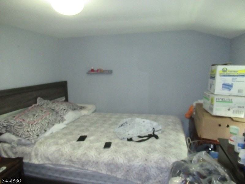137 Thompson Ave - Photo 4 of 5