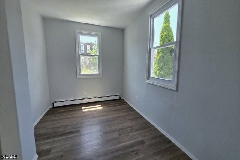 535 28th St - Photo 7 of 9