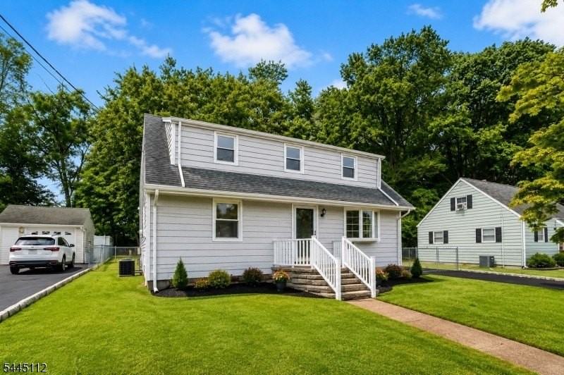 18 Farmingdale Ave - Photo 2 of 3