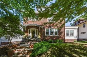featured image of 78 Montrose St ## 80