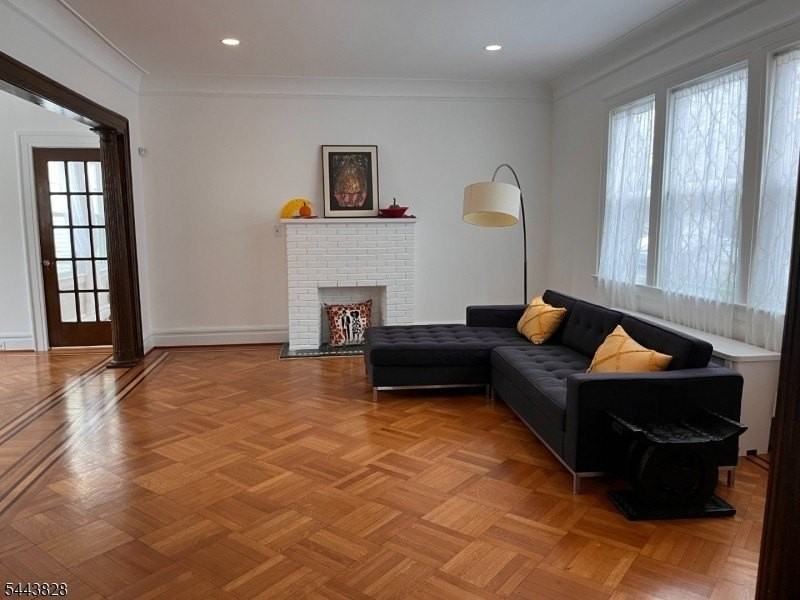 78 Montrose St ## 80 - Photo 2 of 12